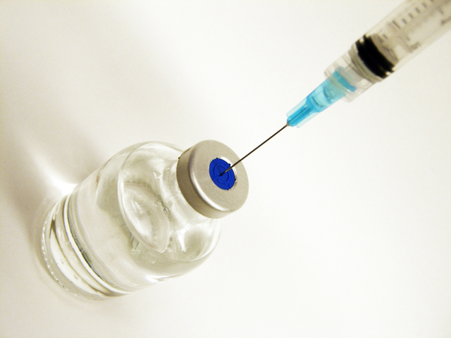 Vaccines image Syringe